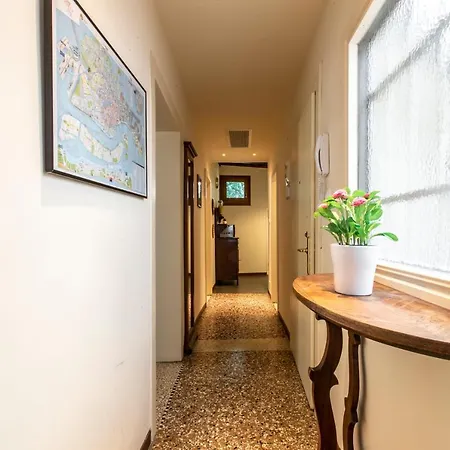 Riva De Biasio Charming Apartment Venice Exterior photo